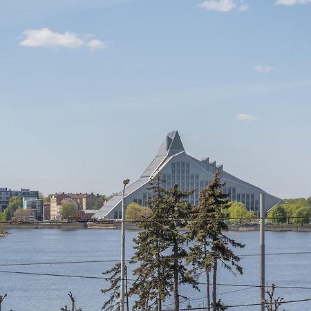 Cosy Studio With River View Рига Экстерьер фото